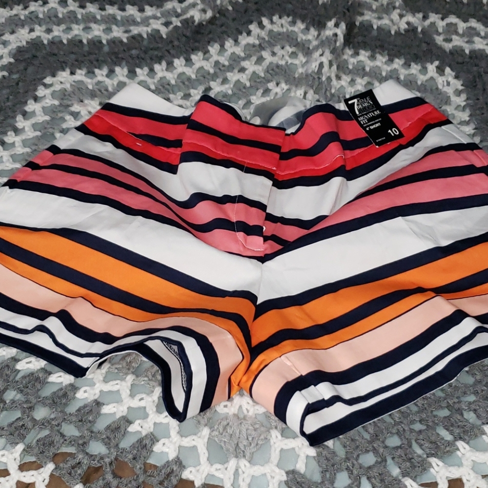Shorts - Picture 4 of 5